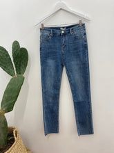 Load image into Gallery viewer, Franklin Jeans
