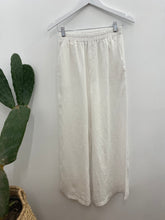 Load image into Gallery viewer, Soul Sparrow Linen Pants
