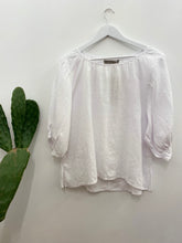Load image into Gallery viewer, Soul Sparrow Linen Top

